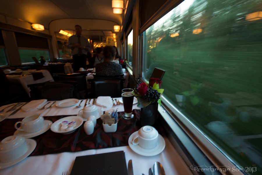 VIA, Train Across Canada, dinning car