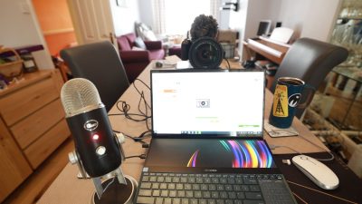 Best Webcam Set Up for Streaming or Zoom Meetings - Brendan van Son